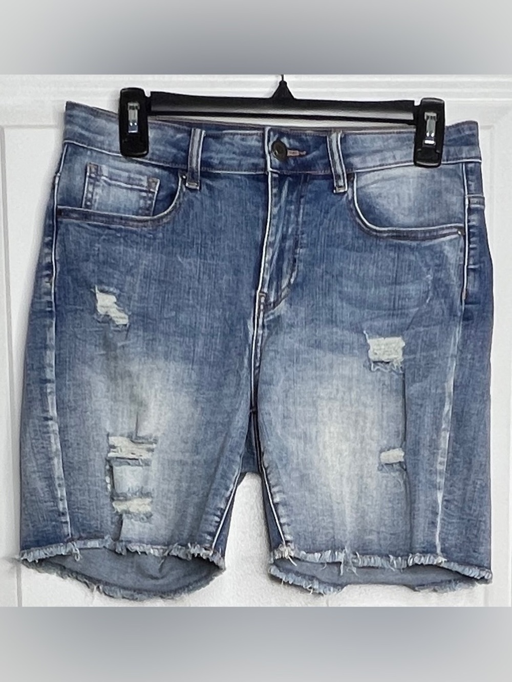 Grace & Lace Denim Shorts Size 6 Distressed Raw Hem Medium Wash Stretch Jean